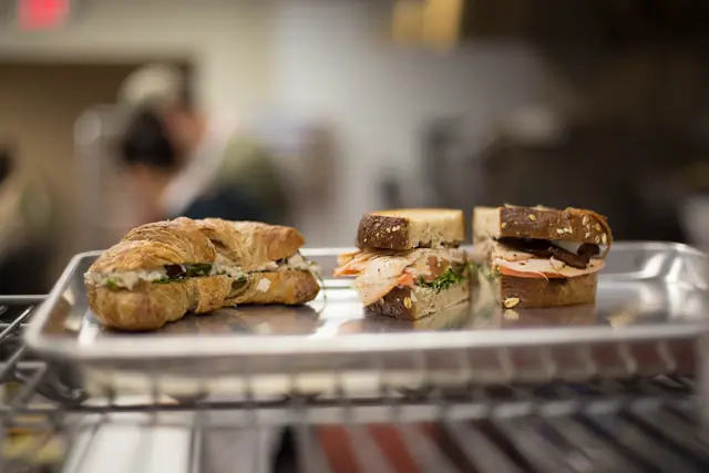 Les sandwichs de midi, sur le passe — Agrandir